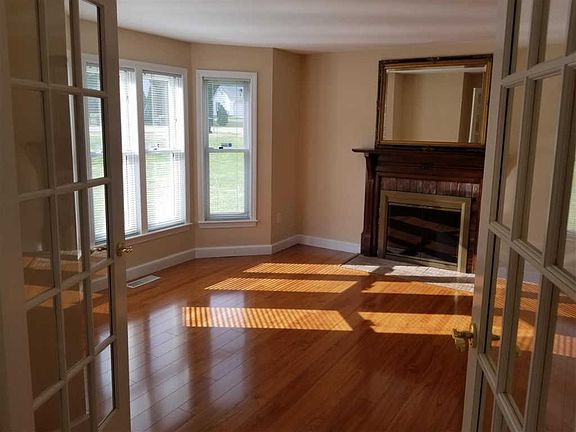 3rd image of 137A Highland St
