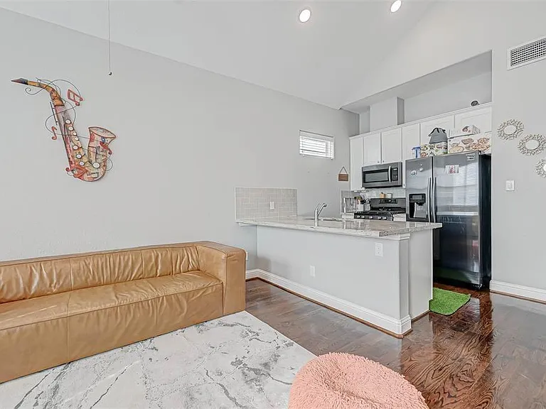 5411 Camaguey St — Photo 3