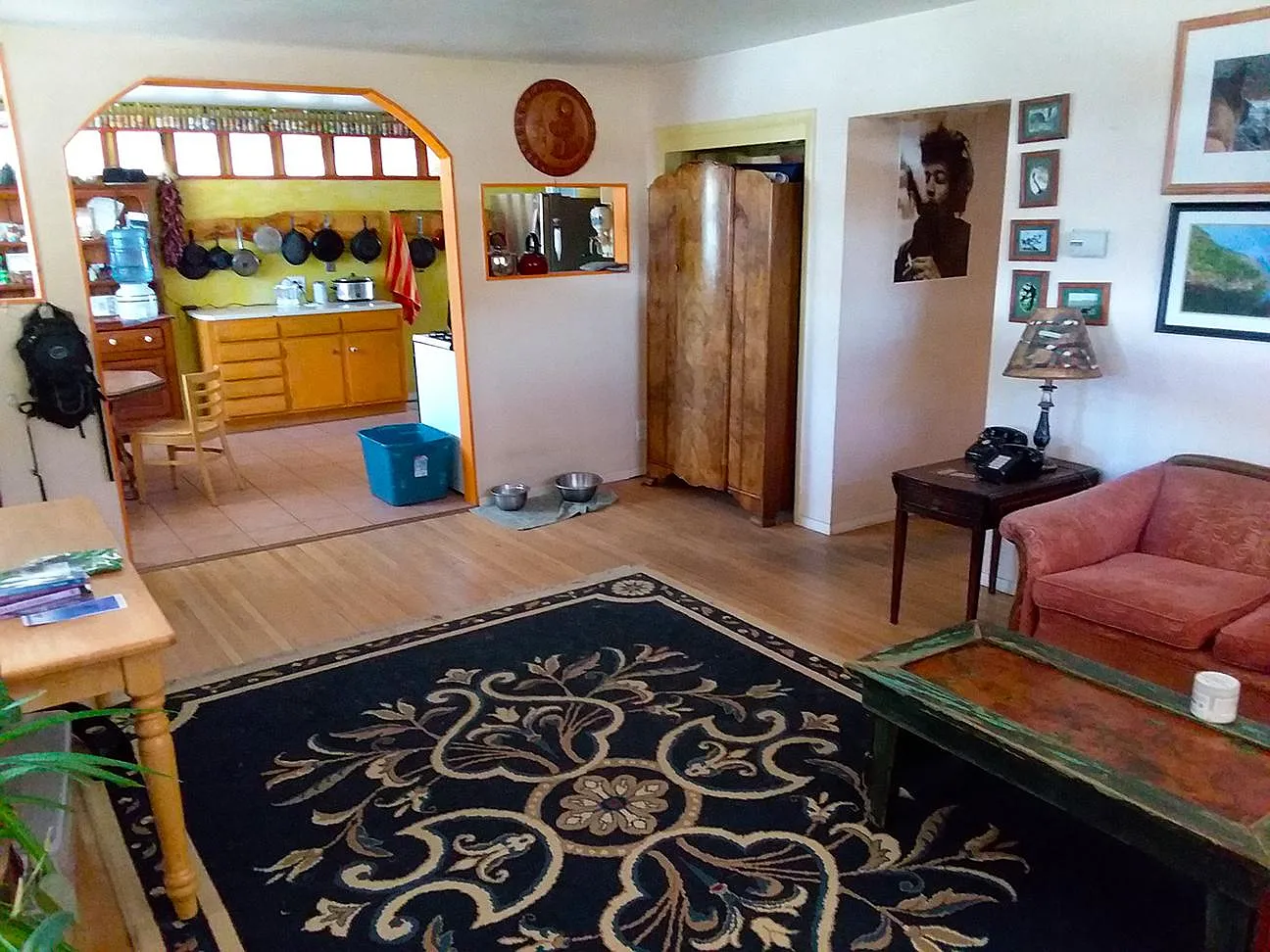 4 bed, 1899 sqft, $3,400 — Photo 2