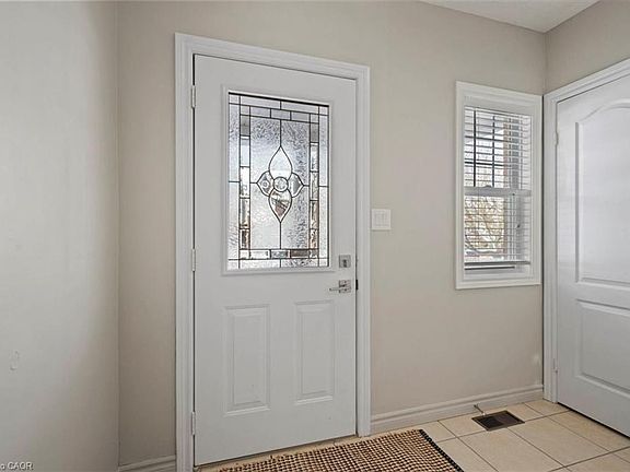 4th image of 16 Darnell Rd