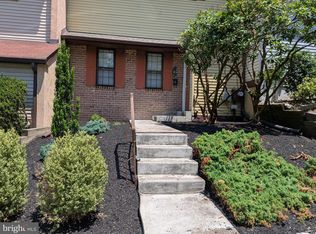 448 E Stoney Hill Ct, Langhorne, PA 19053