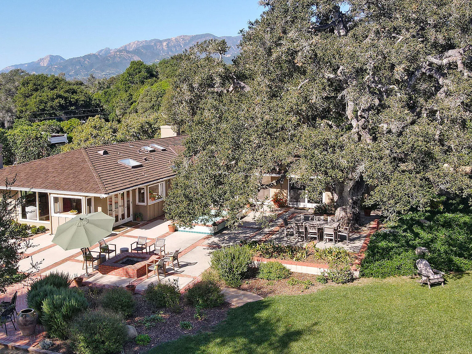 3 bed, 2.5 bath, 2368 sqft, $20,000 — Photo 2