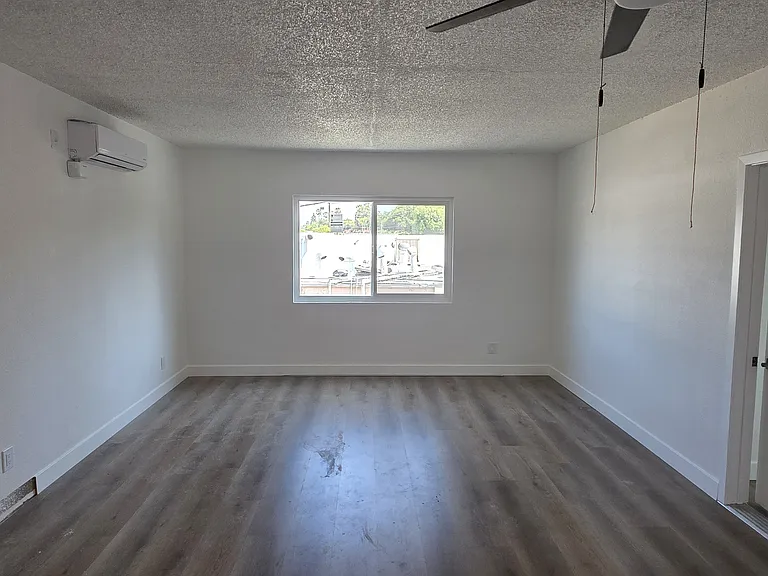 143 W Guinida Ln #9 — Photo 7