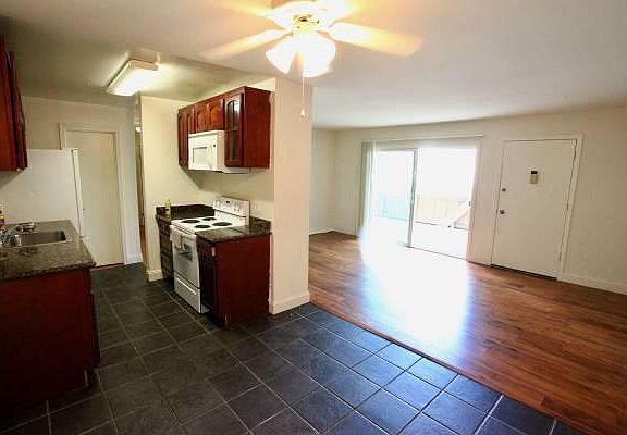 2nd image of 320 Auburn Way APT 28