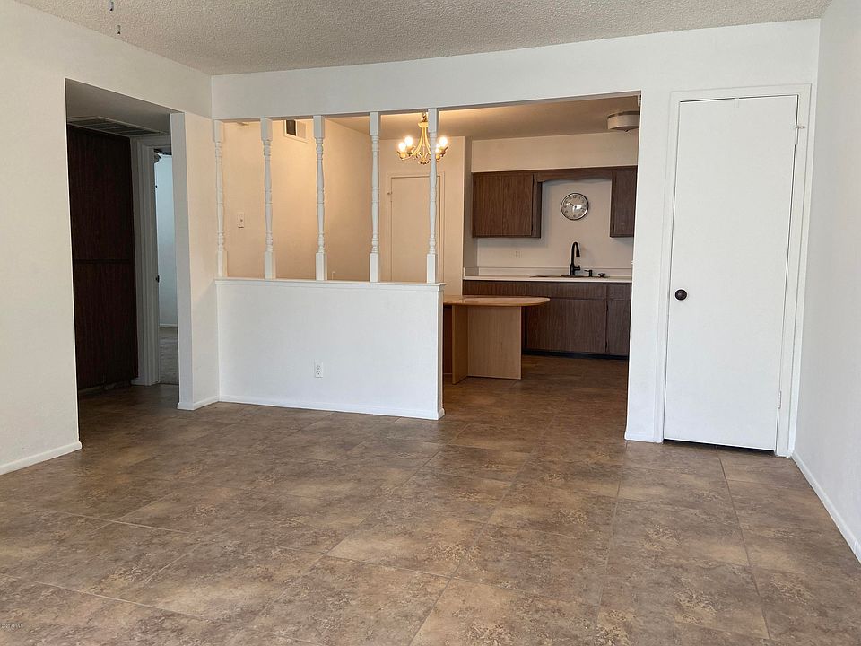 1st image of 522 W La Jolla Dr
