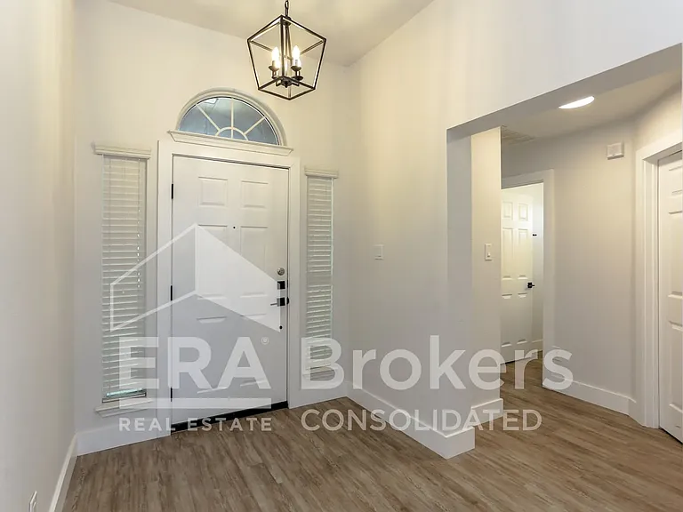 6110 Melanie Dr — Photo 2