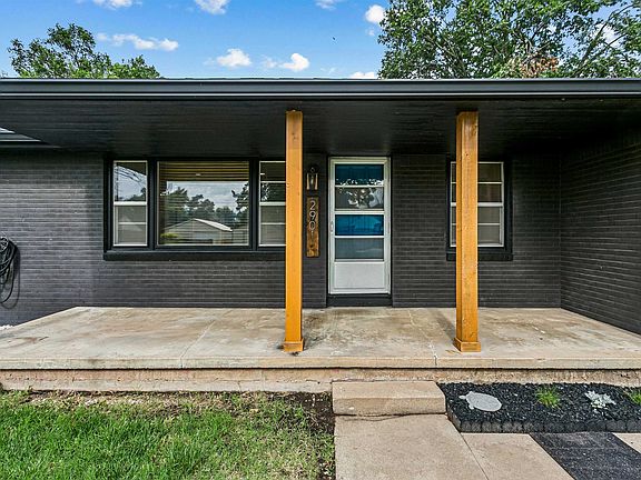 2nd image of 2901 N Saint Clair Ave