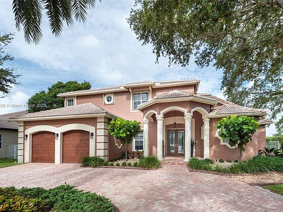 2nd image of 3683 W Lake Estates Dr