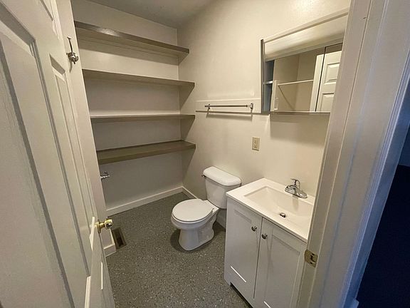 2nd image of 547-549 State St #4