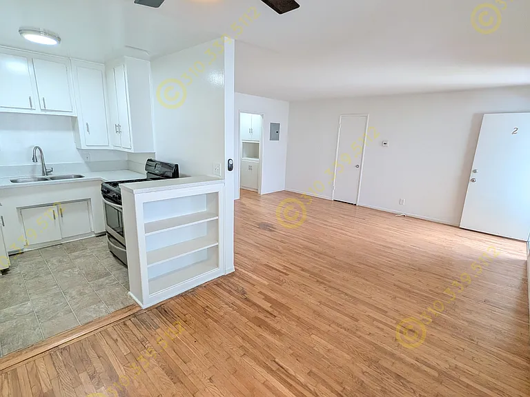 1221 Granville Ave #2 — Photo 12