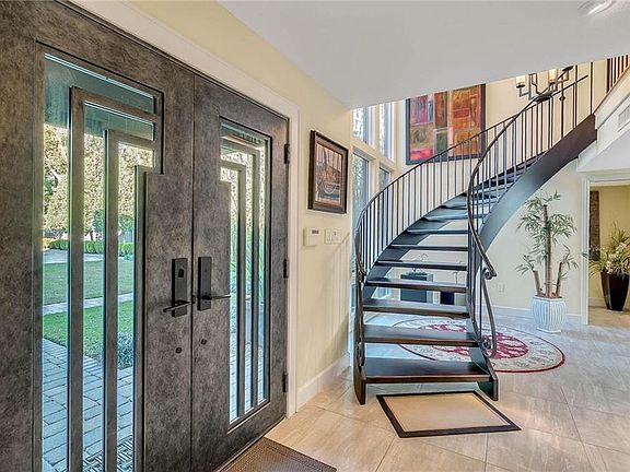 5th image of 530 Lakeview St