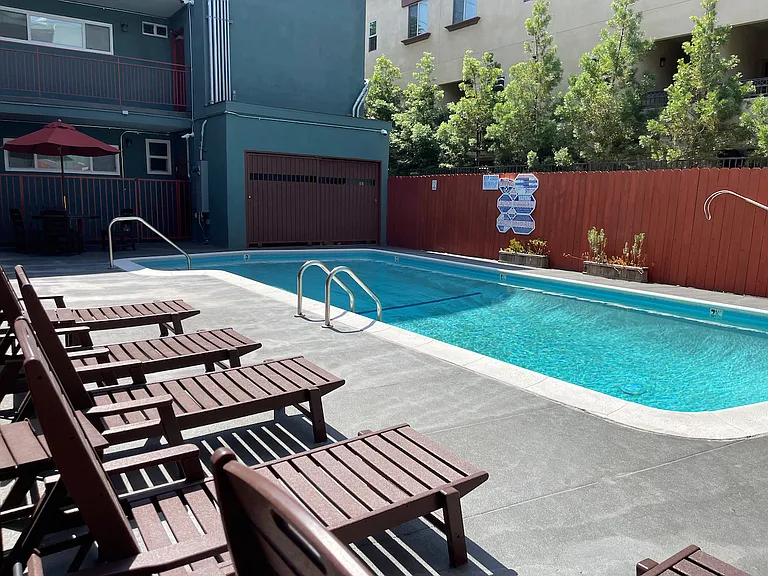 13435 Burbank Blvd #14 — Photo 19
