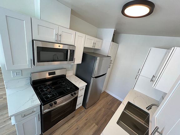5th image of 4469 Murietta Ave APT 8