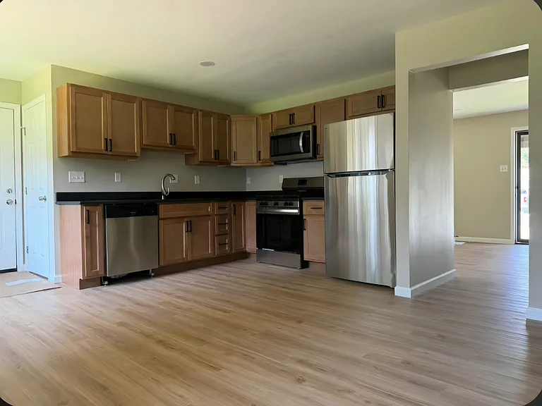 11924 Glenridge Dr — Photo 3