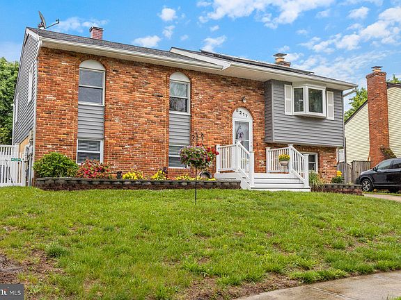 3rd image of 8217 Millfield Ct