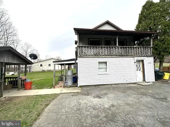 1731 W 8th St, Wind Gap, PA 18091