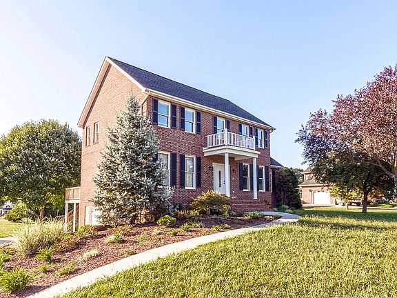3rd image of 125 Peppertree Dr