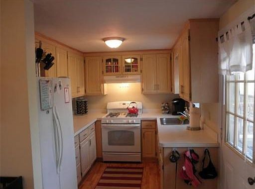 2nd image of 304 Creek St #304