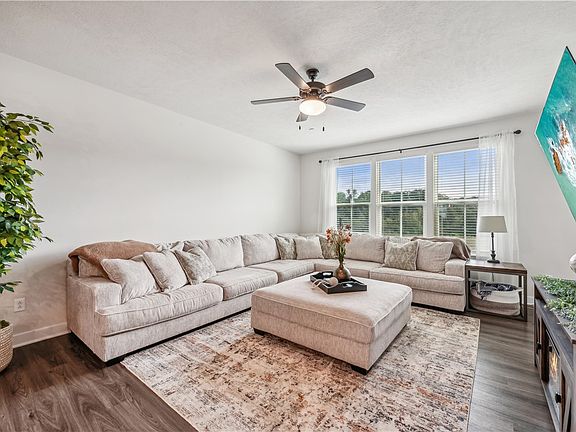 4th image of 3017 Penbrook Dr