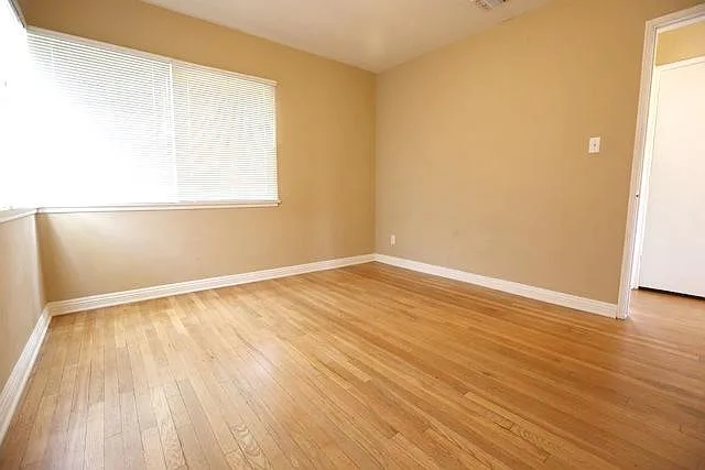 4317 Westlawn Ave — Photo 4