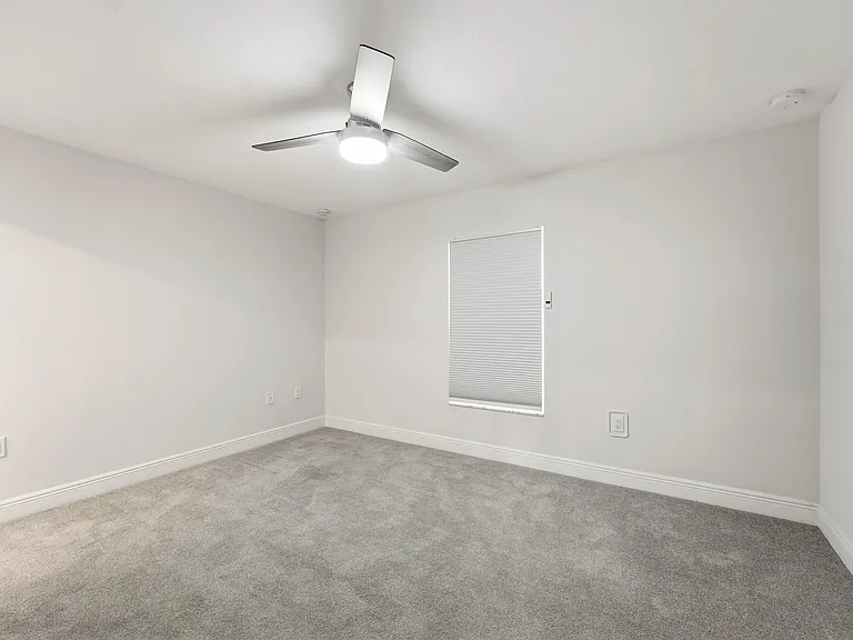 1692 SW Alvaton Ave — Photo 25