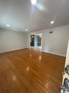 3 bed, 2.0 bath, 1492 sqft, $2,100 — Photo 4