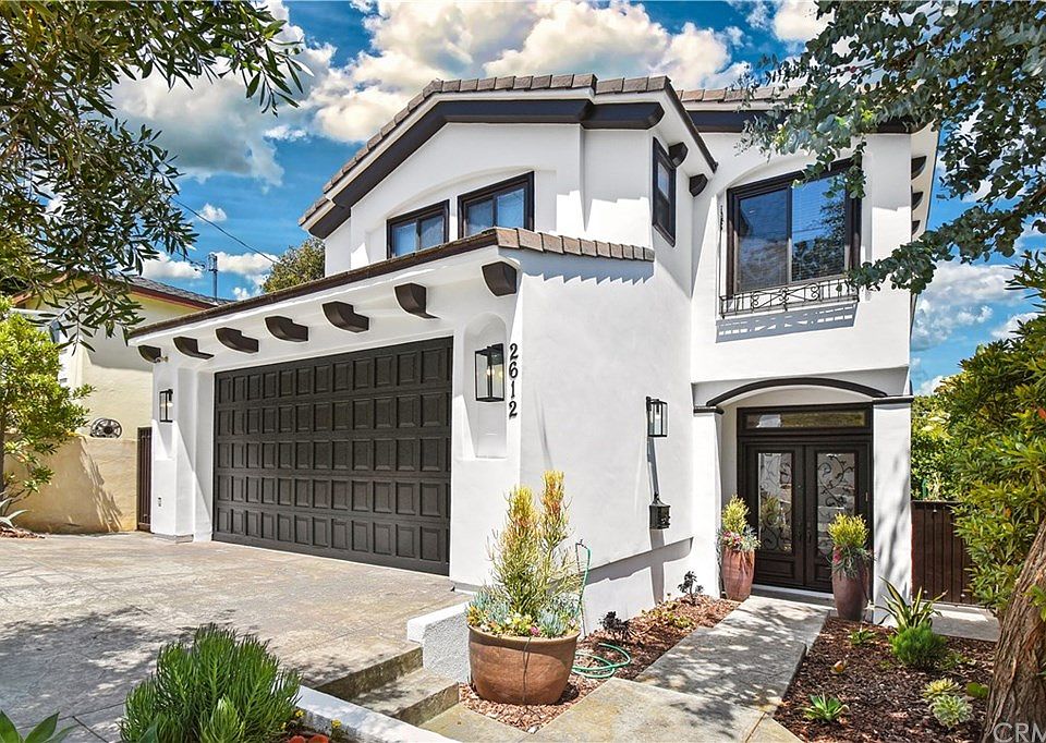 1st image of 2612 N Poinsettia Ave