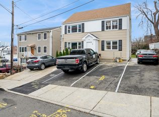 3 Hillhurst St, Stamford, CT 06902