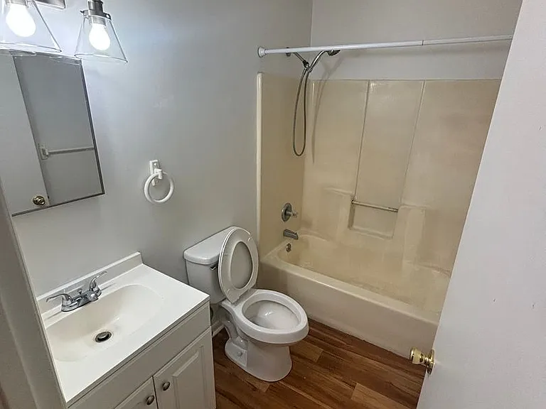 21 Deep Woods Rd — Photo 6
