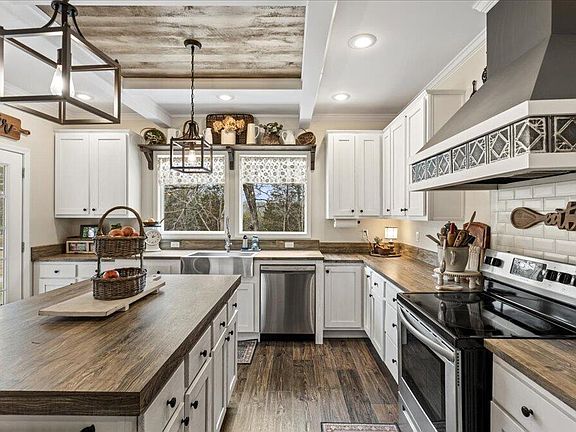 2nd image of 361 Walnut Creek Rd