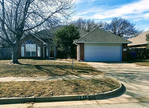 2916 Glasgow Dr Photo 1