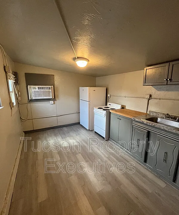 234 E 32nd St #6