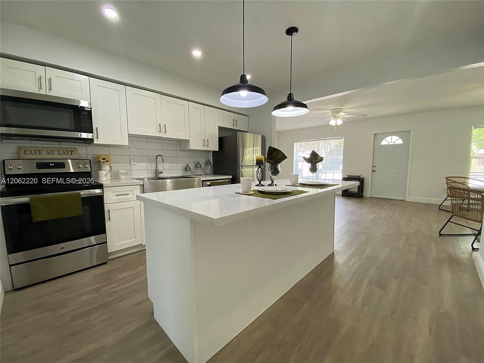 1st image of 1120 SW 15th Ter