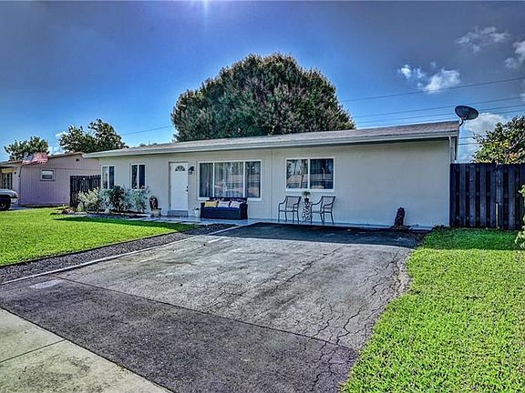 2nd image of 1040 NE 23rd Pl