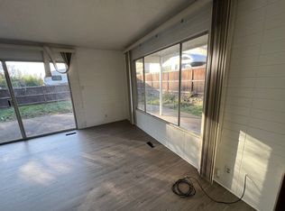 1444 NE 10th St, Grants Pass, OR 97526