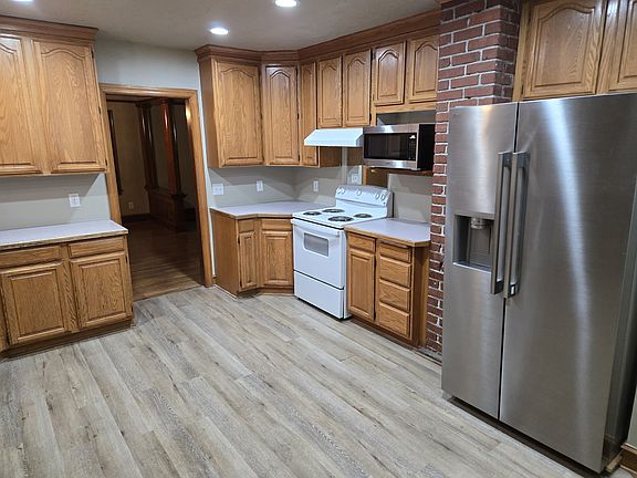 2nd image of 10621 SE Linwood Ave