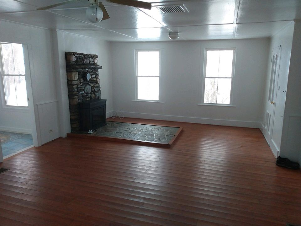 1st image of 405 Wilson Hill Rd APT 3