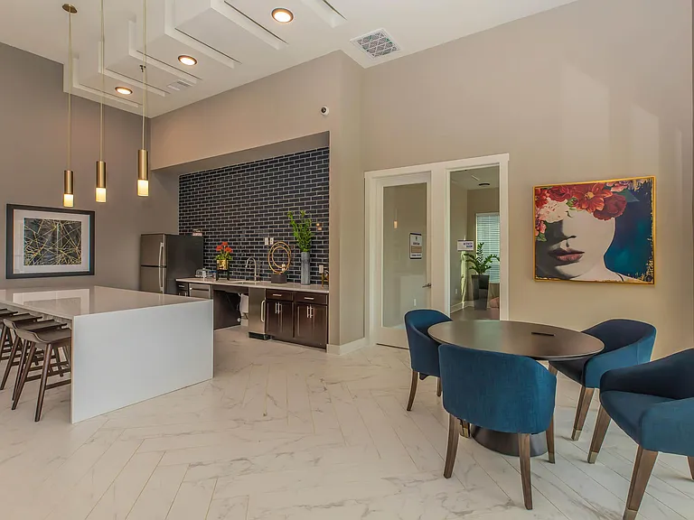 McKinney Falls Apartments — Photo 15