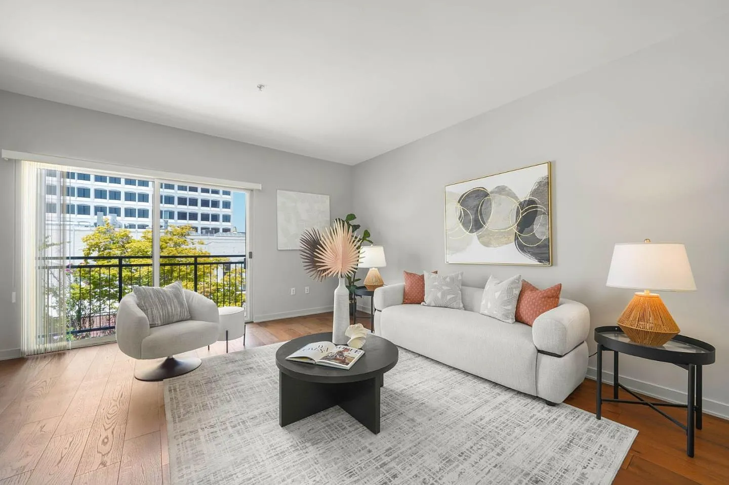 1 bed, 887 sqft, $3,400 — Photo 2