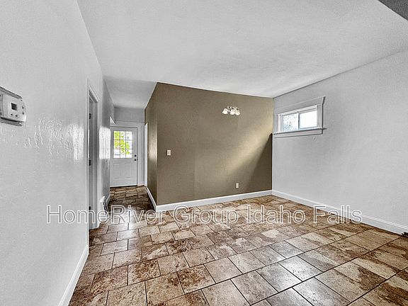 3rd image of 194 7th St Unit 1