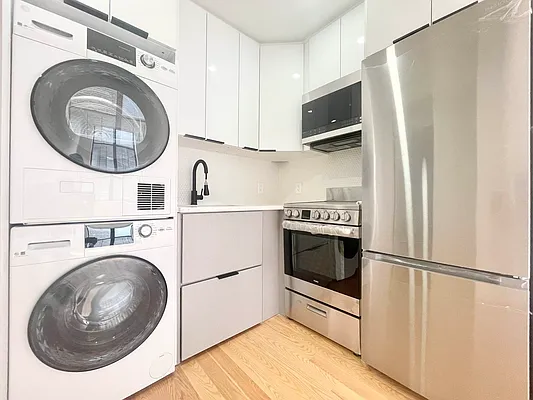 Rented by Century 21 Premier  | media 2