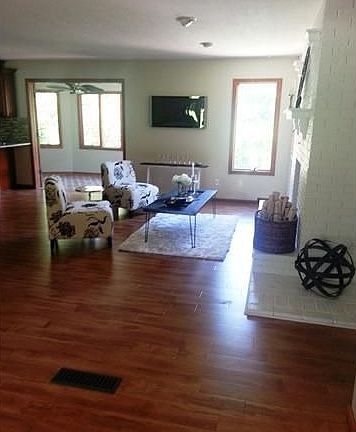 5th image of 80 Berline Ct