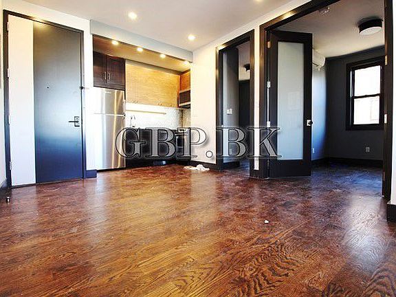 2nd image of 133 Woodbine St APT 3