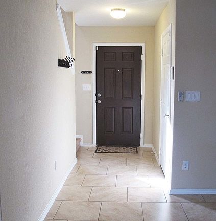 3rd image of 473 Auburn Park