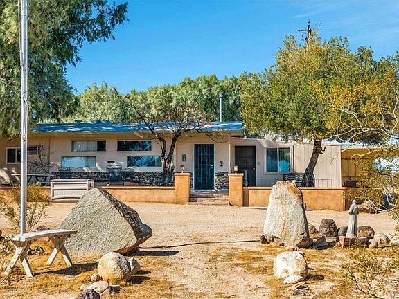 3rd image of 3961 Avenida Del Sol