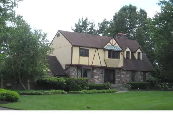 120 Timber Ridge Rd, Newtown, PA 18940