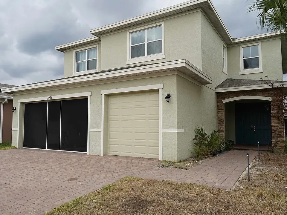 1271 NW Leonardo Cir