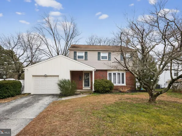 38 Walnut St, Williamstown, NJ 08094