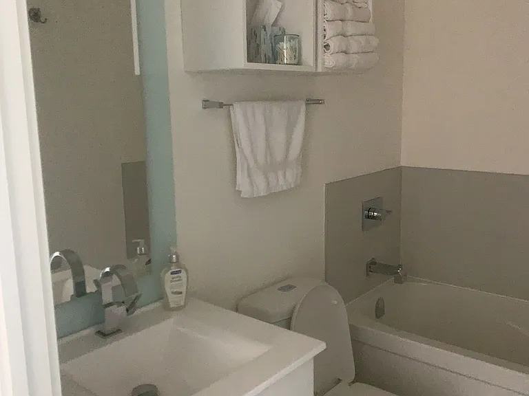 111 Saint Clair Ave W #1421 — Photo 14