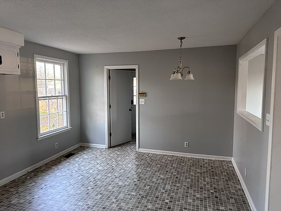 4th image of 1480 Nichols Dr